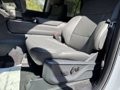 New 2025 Ford Expedition Active image 10