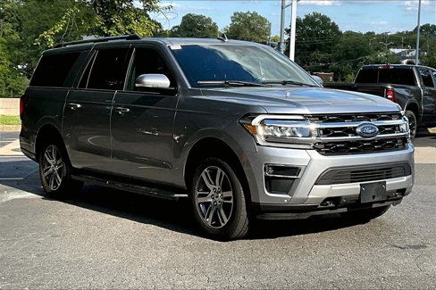 Used 2023 Ford Expedition Max Limited image 2