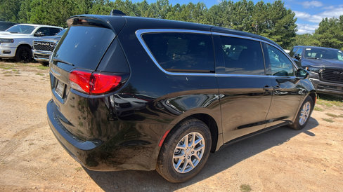 New 2026 Chrysler Voyager LX image 8