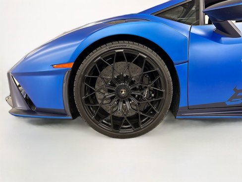 Used 2024 Lamborghini Huracan STO image 39