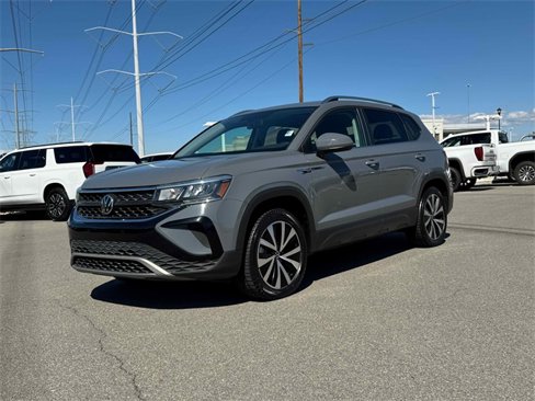 Certified 2022 Volkswagen Taos SE w/ Panoramic Sunroof Package image 1