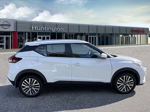 Used 2024 Nissan Kicks SV image 5