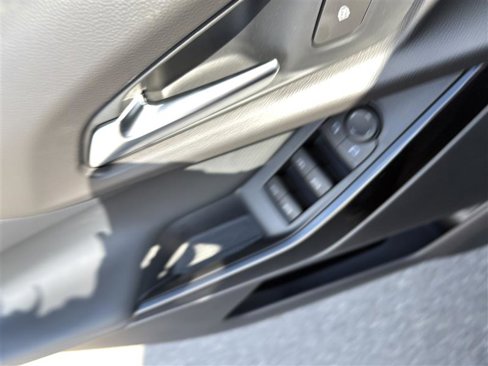 New 2026 Chevrolet Equinox LT w/ Convenience Package II image 9