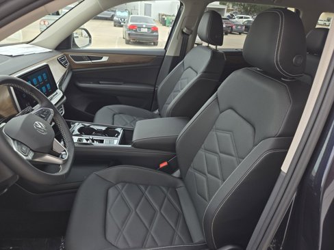 New 2025 Volkswagen Atlas SE image 16