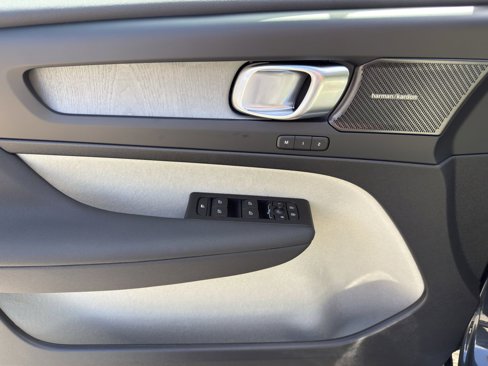 New 2026 Volvo XC40 B5 Plus w/ Protection Package Premier image 15