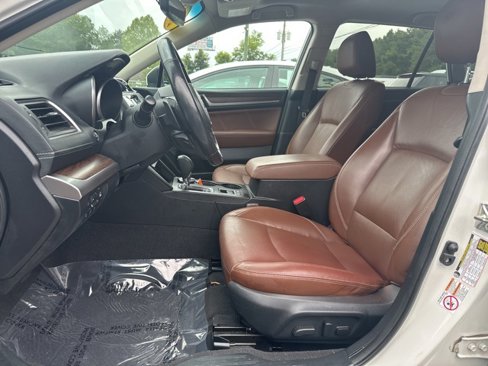 Used 2018 Subaru Outback 2.5i Touring image 14