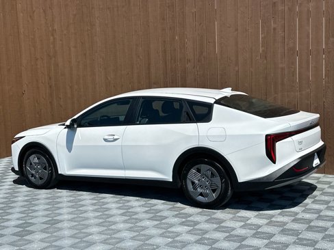 Used 2025 Kia K4 LX image 16