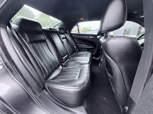Used 2019 Chrysler 300 S image 19