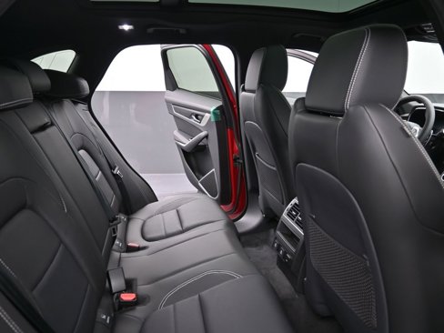 New 2026 Jaguar F-PACE R-Dynamic S image 13