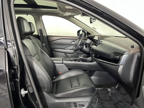 Used 2023 Nissan Rogue SL w/ SL Premium Package image 17