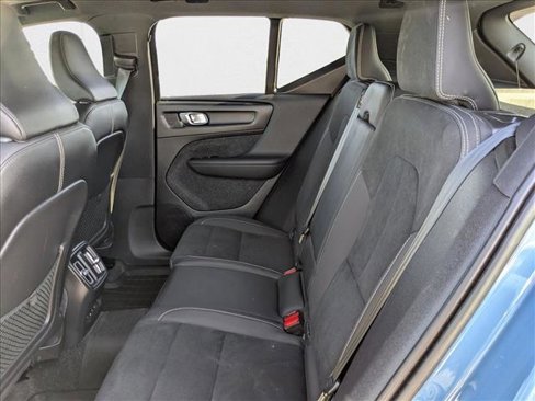 Used 2023 Volvo XC40 Recharge Ultimate w/ Protection Package Premier image 15