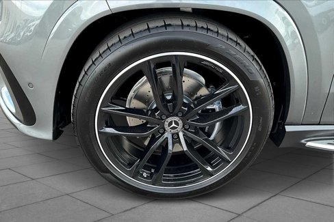 New 2026 Mercedes-Benz GLS 580 4MATIC image 11