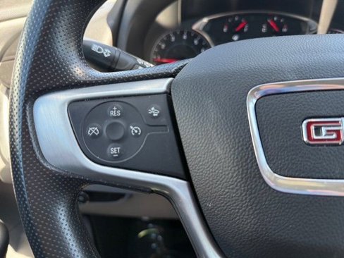 Used 2024 GMC Terrain SLE image 17