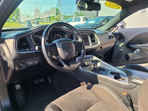 Used 2022 Dodge Challenger GT w/ Plus Package image 10