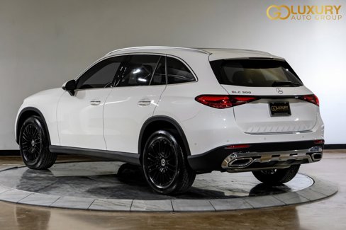 Used 2025 Mercedes-Benz GLC 300 image 12