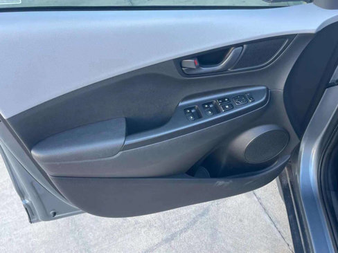 Used 2020 Hyundai Kona SE image 17