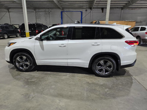 Used 2018 Toyota Highlander AWD V6 image 6