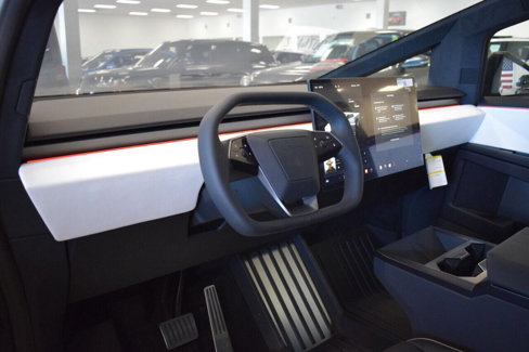 Used 2024 Tesla Cybertruck AWD Crew Cab image 40