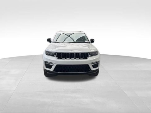 Used 2022 Jeep Grand Cherokee Limited image 2