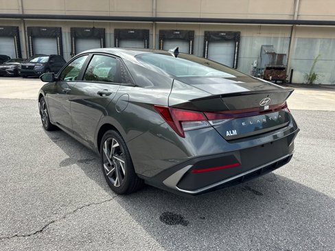 Used 2025 Hyundai Elantra Sport image 7