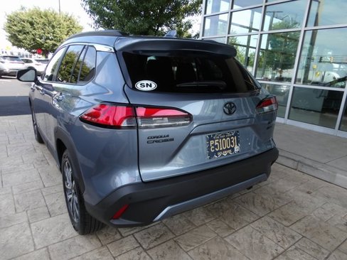 Used 2024 Toyota Corolla Cross XLE image 5