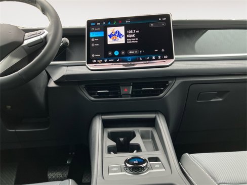New 2025 Volkswagen Tiguan SE image 11