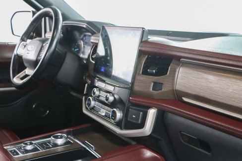 Used 2023 Ford Expedition Limited image 28