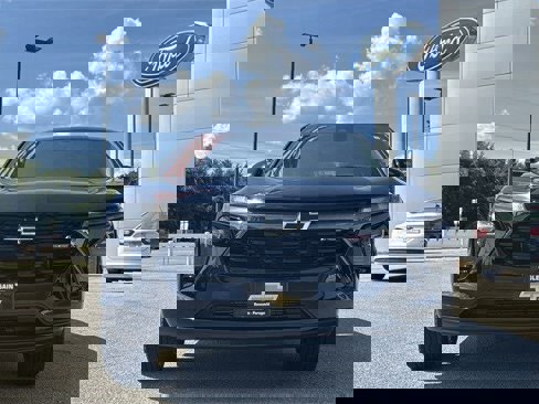 Used 2024 Chevrolet Trax RS w/ Driver Confidence Package image 2