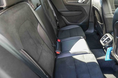 Used 2022 Volvo XC40 T5 R-Design image 16