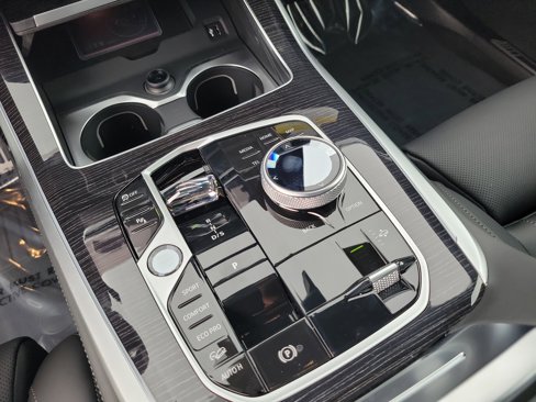 New 2026 BMW X7 M60i image 26