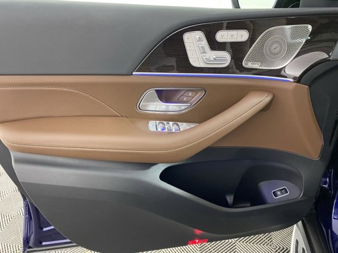 New 2025 Mercedes-Benz GLS 580 4MATIC image 11