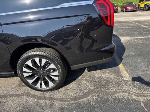 New 2025 Ford Expedition Max Platinum image 7