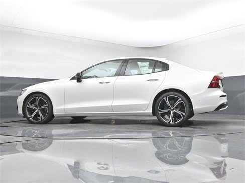 Used 2025 Volvo S60 B5 Plus w/ Climate Package image 41