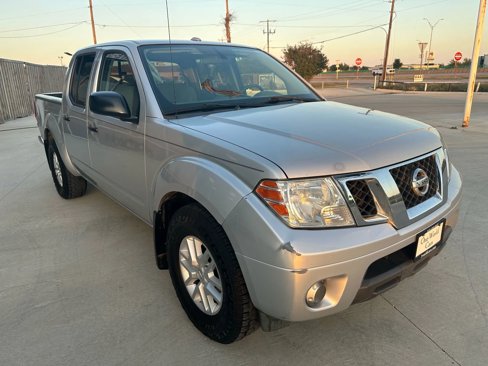 Used 2018 Nissan Frontier SV image 7