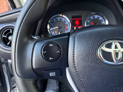 Used 2017 Toyota Corolla L image 27