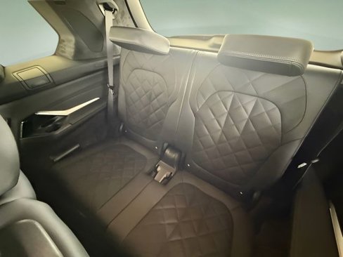 Used 2026 BMW X7 xDrive40i w/ M Sport Package image 30