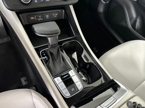 Certified 2025 Hyundai Tucson SE image 49