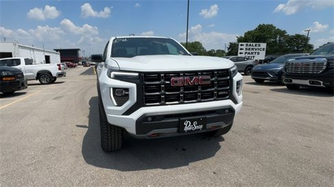 New 2025 GMC Canyon AT4 image 3