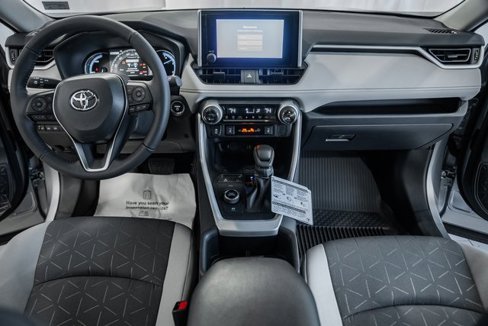 New 2025 Toyota RAV4 XLE image 19
