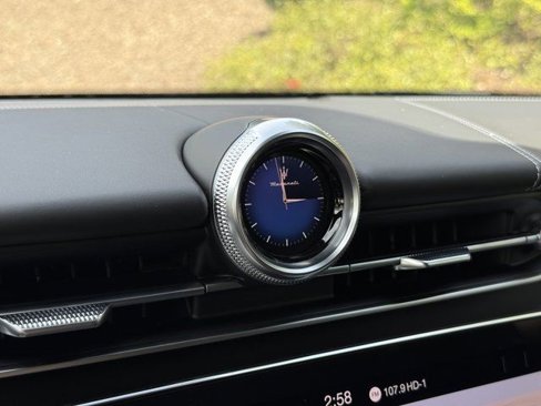 New 2025 Maserati Grecale GT image 17