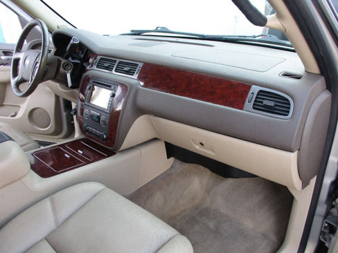 Used 2011 Chevrolet Suburban LTZ image 13