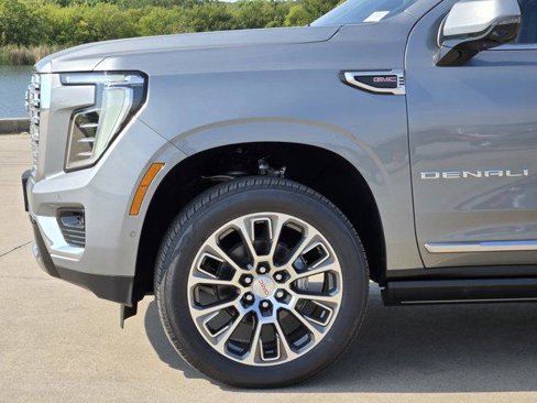 New 2026 GMC Yukon Denali w/ Sun & Power Step Package image 5