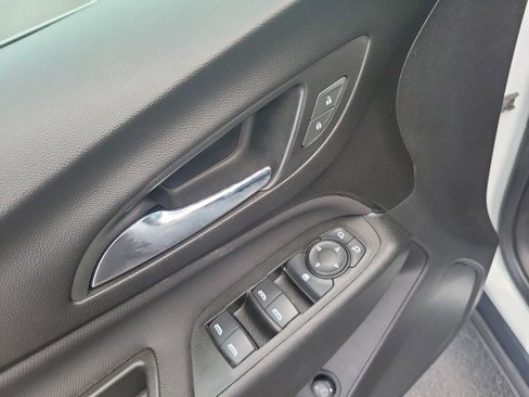 Used 2022 Chevrolet Equinox RS w/ RS Leather Package image 15