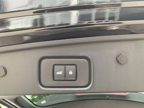 New 2025 Nissan Pathfinder SV w/ SV Premium Package image 28
