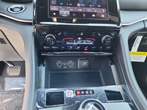 New 2025 Jeep Grand Cherokee Altitude image 12