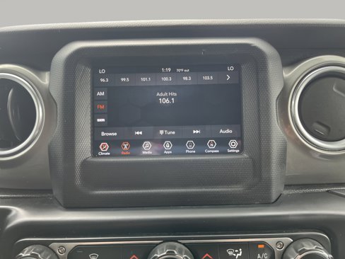 Used 2019 Jeep Wrangler Unlimited Sahara w/ Safety Group image 16