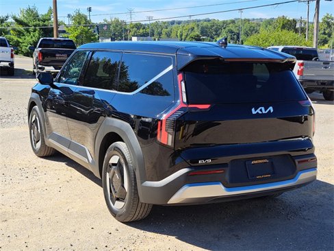 Used 2024 Kia EV9 Light Long Range image 3