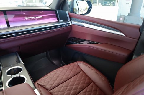 Used 2025 Cadillac Escalade Sport w/ Touring Package image 24