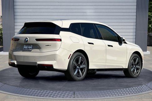 New 2026 BMW iX xDrive60 w/ Premium Package image 4