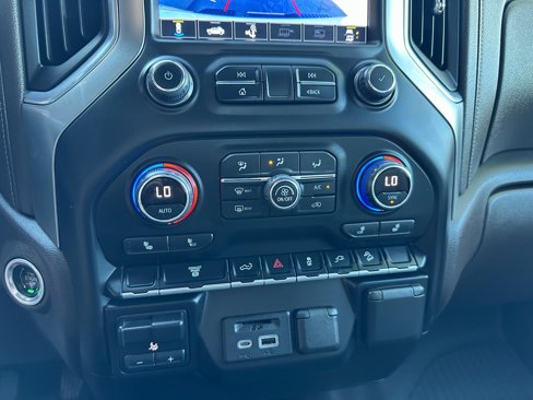 Used 2022 Chevrolet Silverado 2500 LTZ image 23